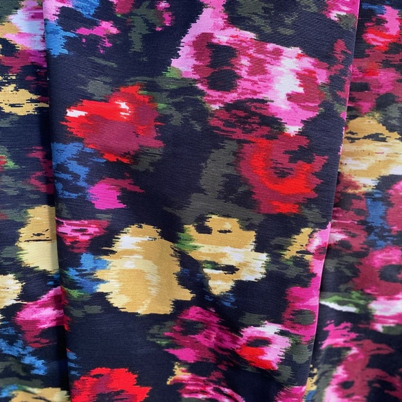 Eliza J Fllral Pleated Midi Skirt Black and Red Pink Yellow Size 10 - Picture 14 of 15